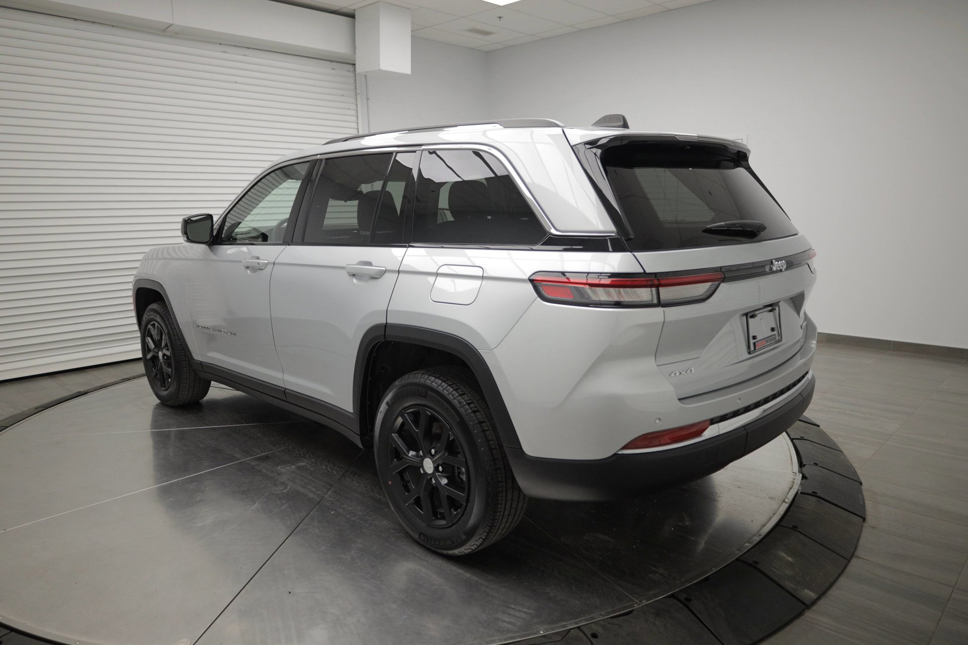 Used 2023 Jeep Grand Cherokee