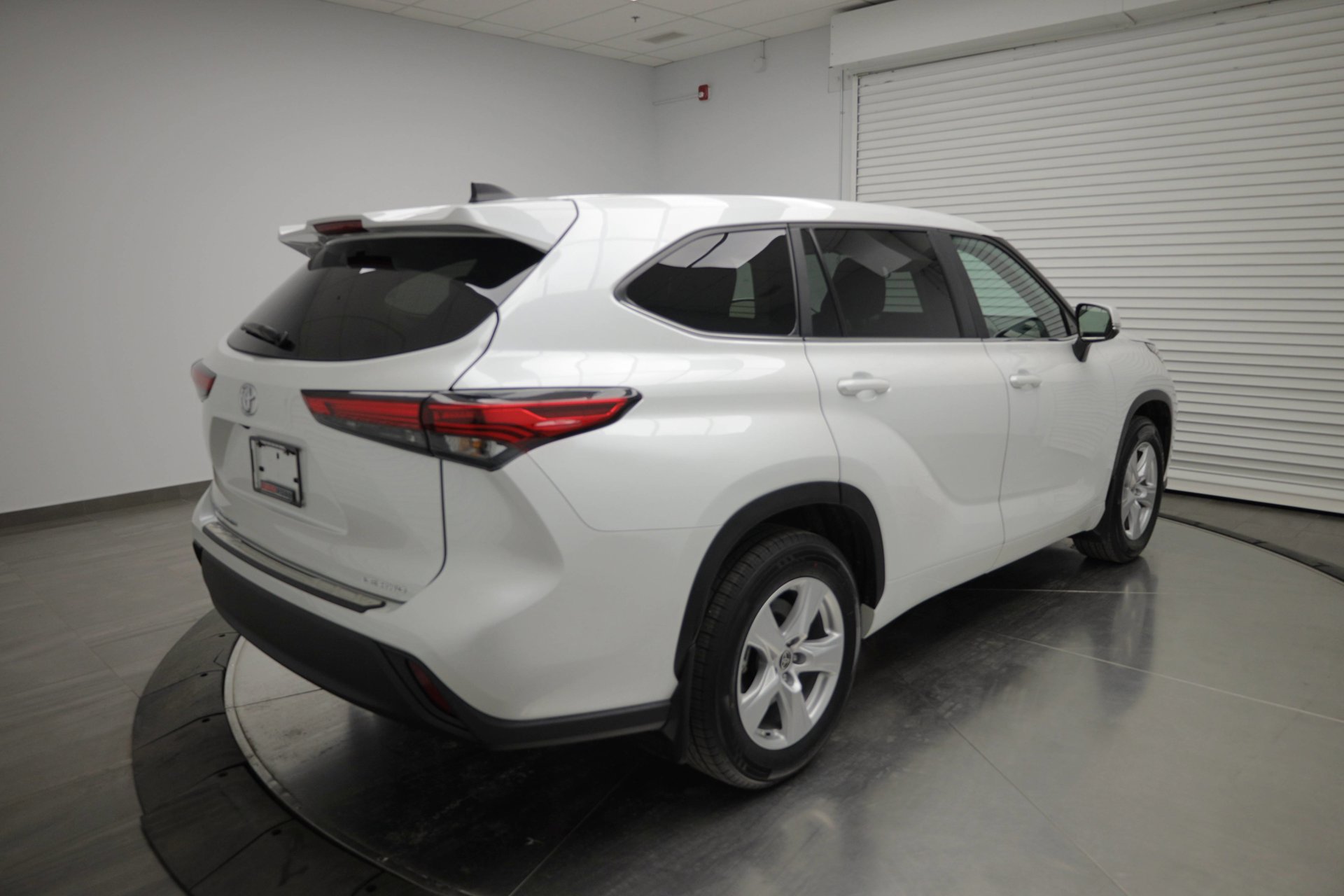 Used 2023 Toyota Highlander
