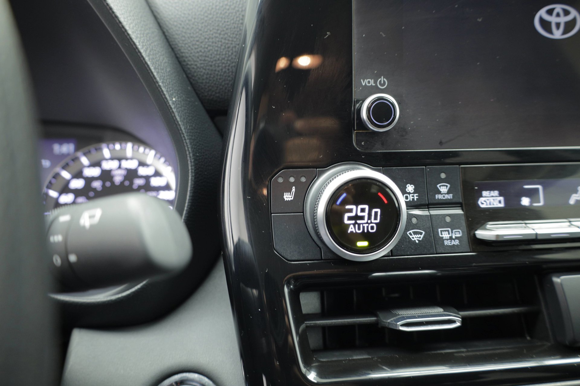 Used 2023 Toyota Highlander