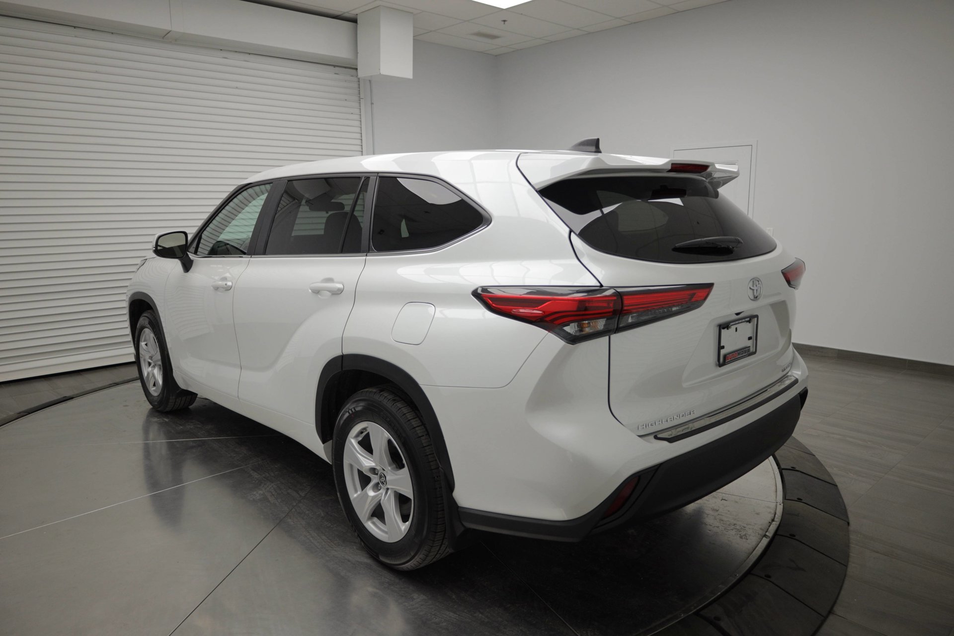 Used 2023 Toyota Highlander