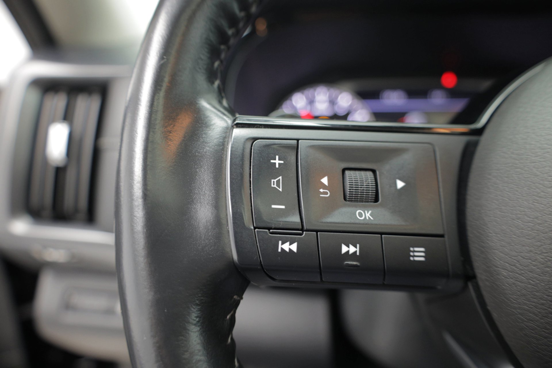 Used 2023 Nissan Pathfinder