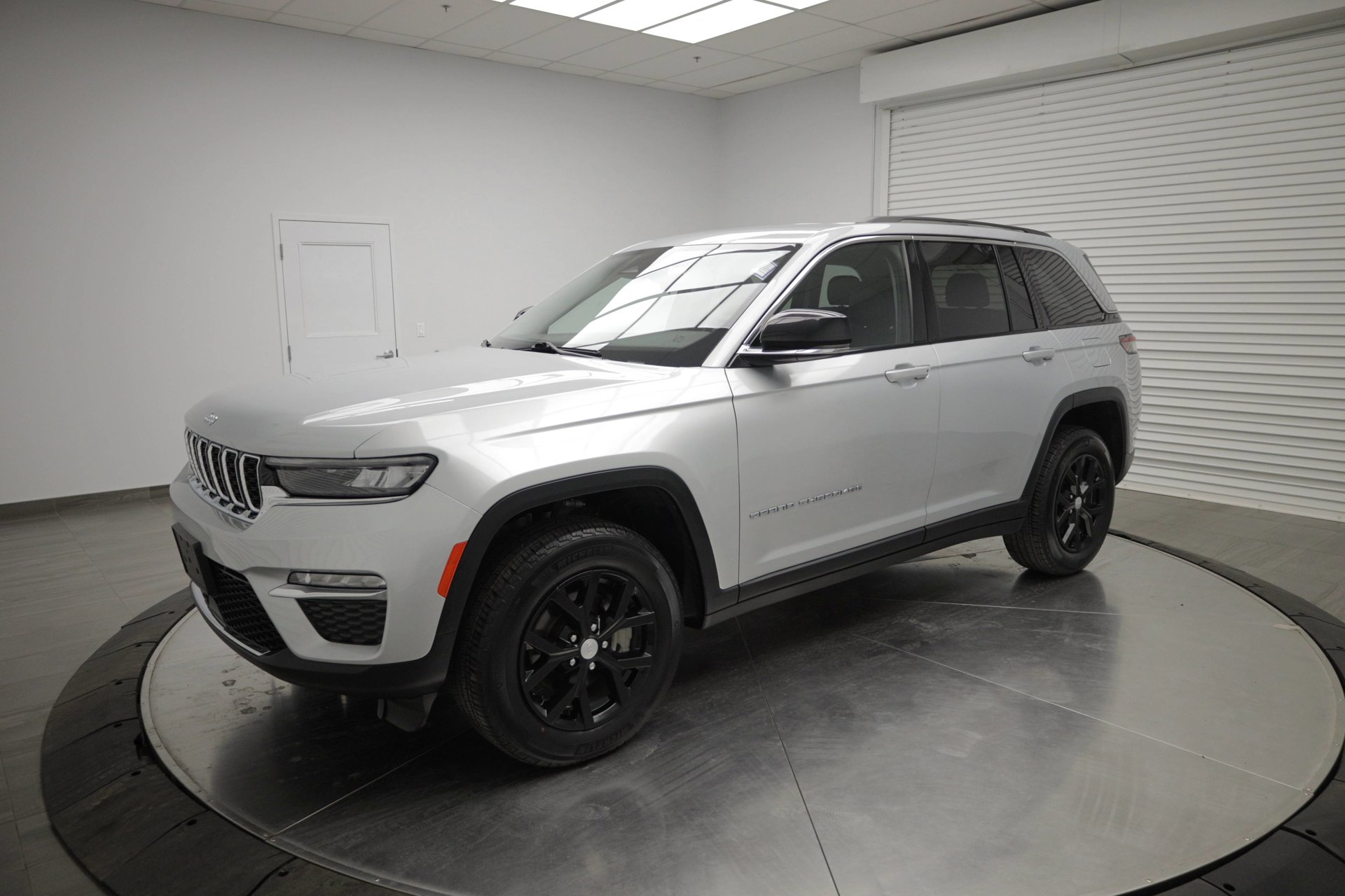 Used 2023 Jeep Grand Cherokee
