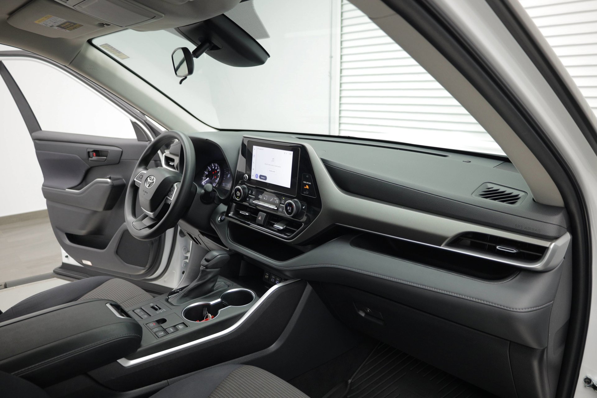 Used 2023 Toyota Highlander