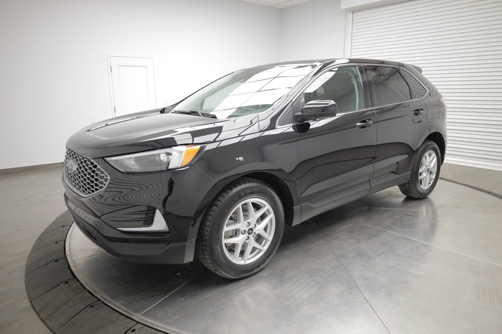 Used 2023 Ford Edge