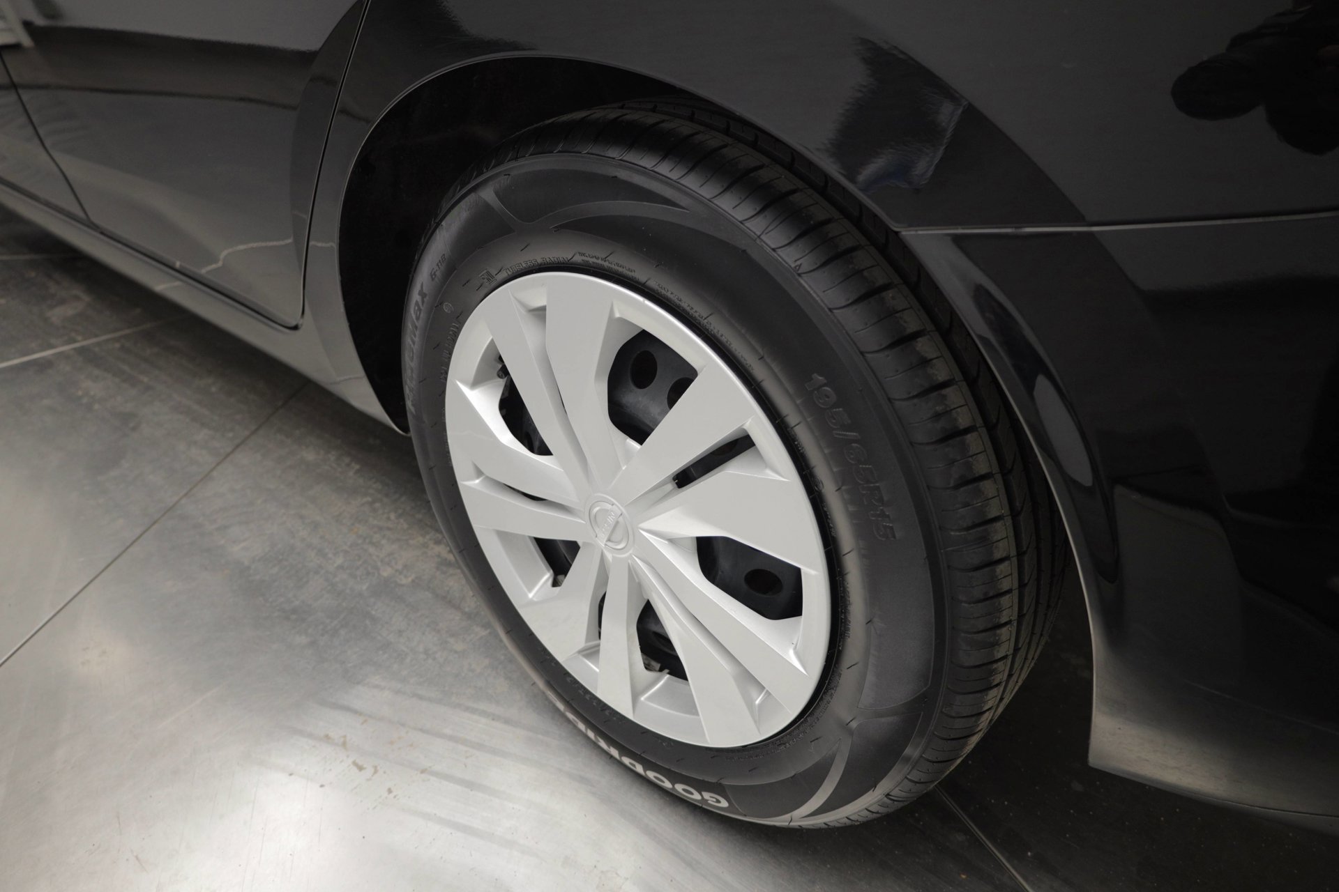 Used 2024 Nissan Versa