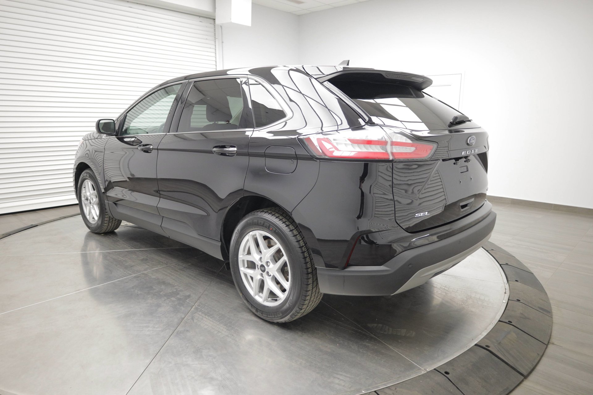 Used 2023 Ford Edge